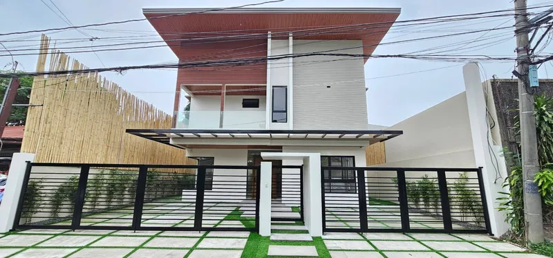 Brand new 5-bedroom house with garden in BF Homes Las Pinas City